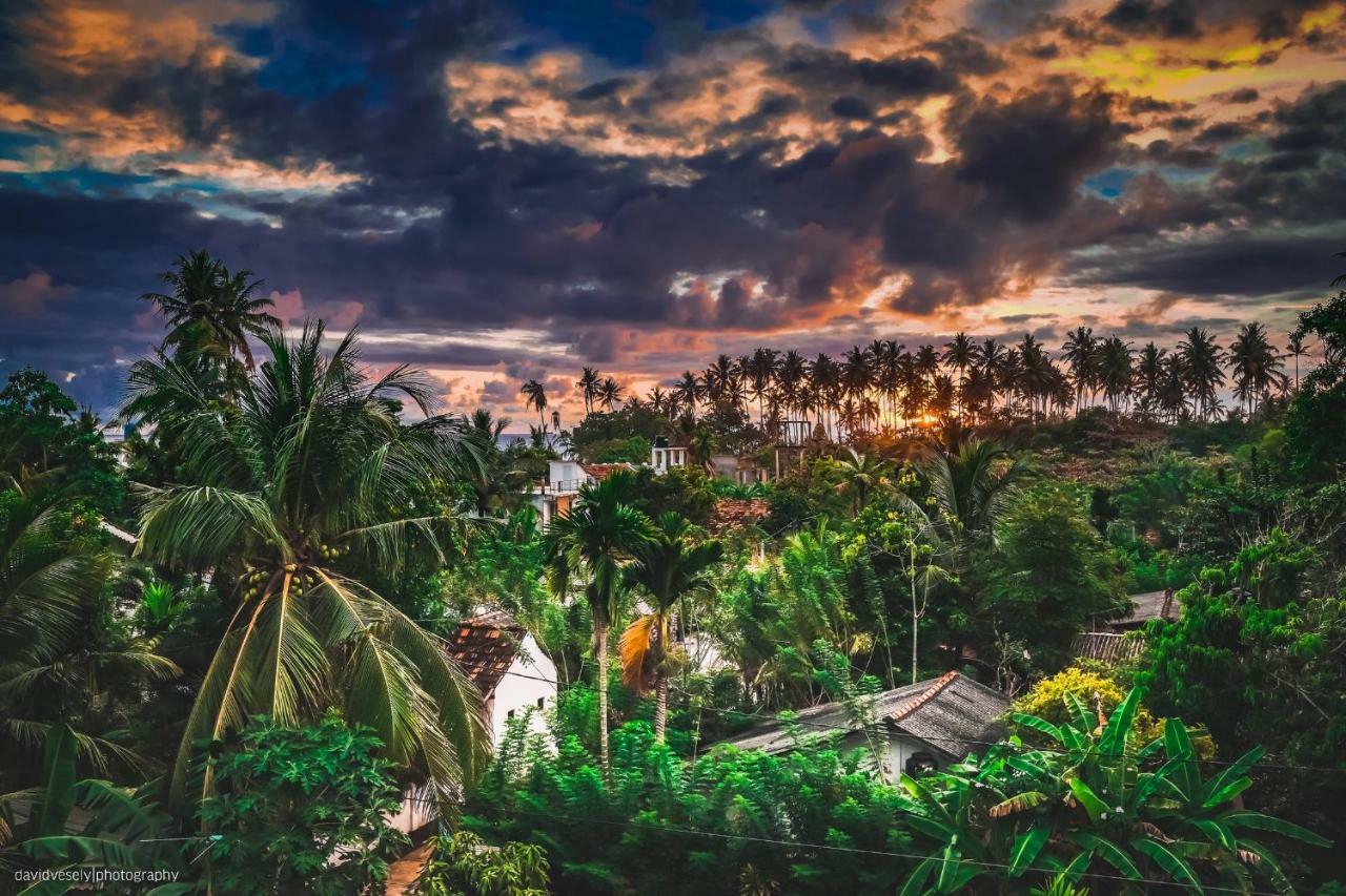 Dorian Guest House And Restaurant Weligama Buitenkant foto
